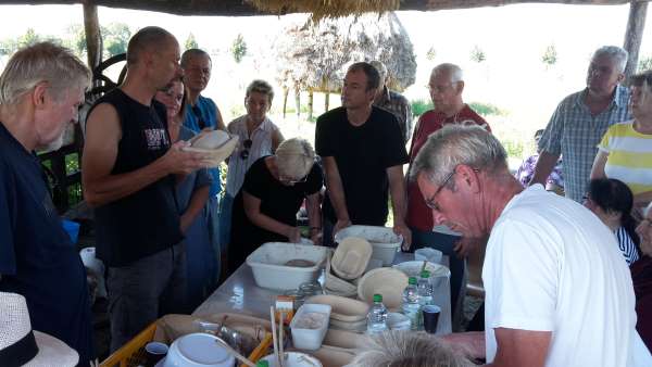 Brot backen im Feldbackofen 27.08.2016 mit Torsten Langbecker 1