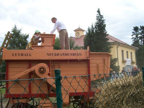 Dreschen mit dem Brgermeister 1