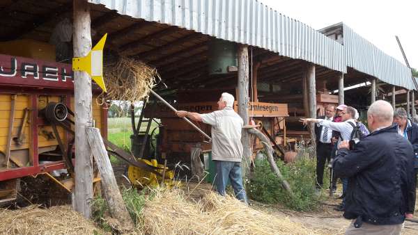 Landpartie 2016 beim Dreschen